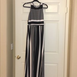 Maxi Dress with pockets.